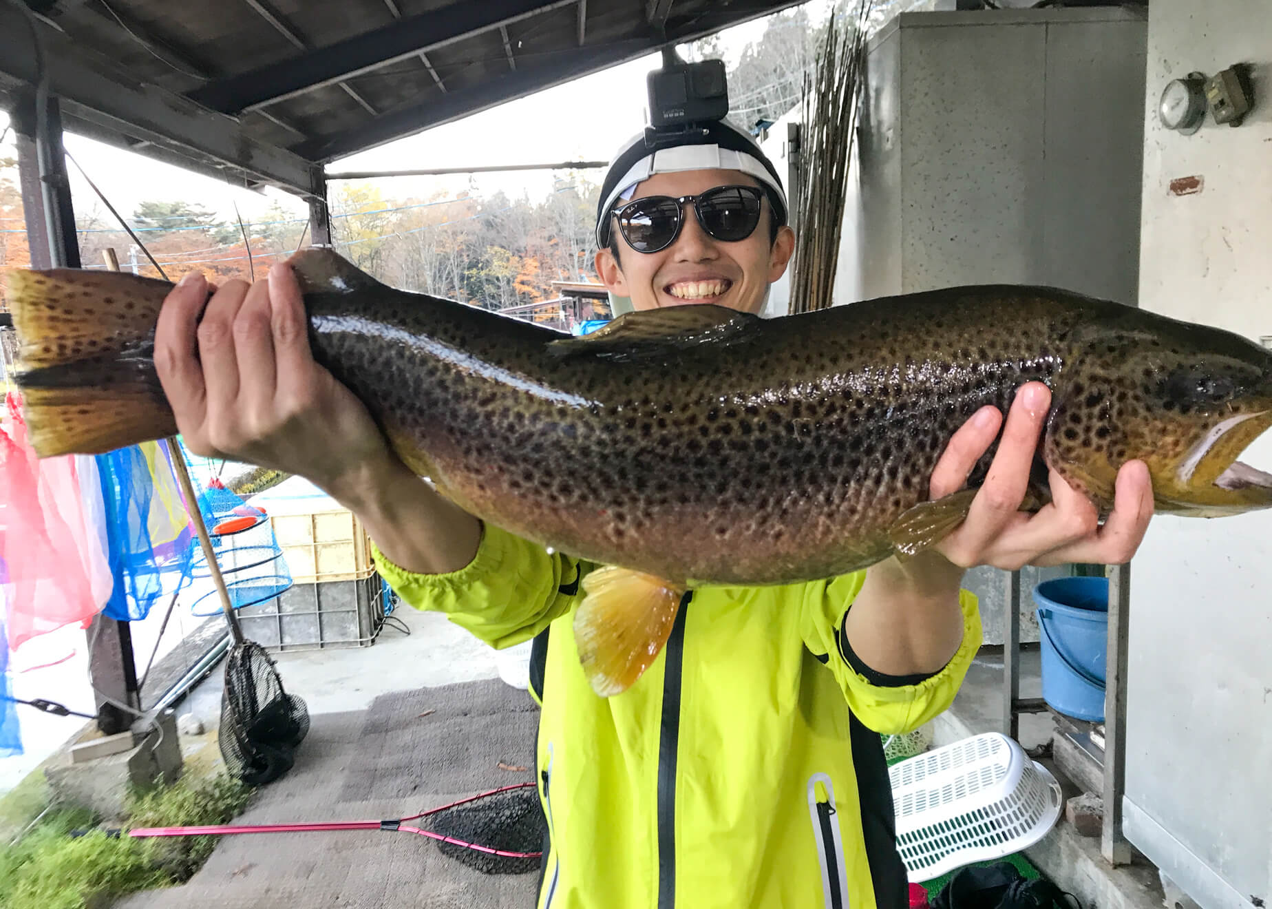 自作した擬似餌で魚をねらう!? フライフィッシングとはどんな
