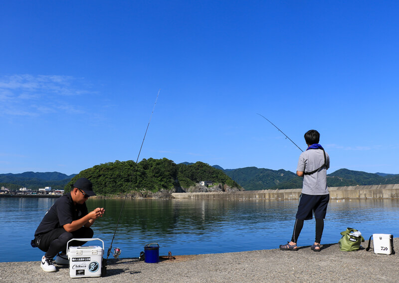 03_　堤防釣りシーン