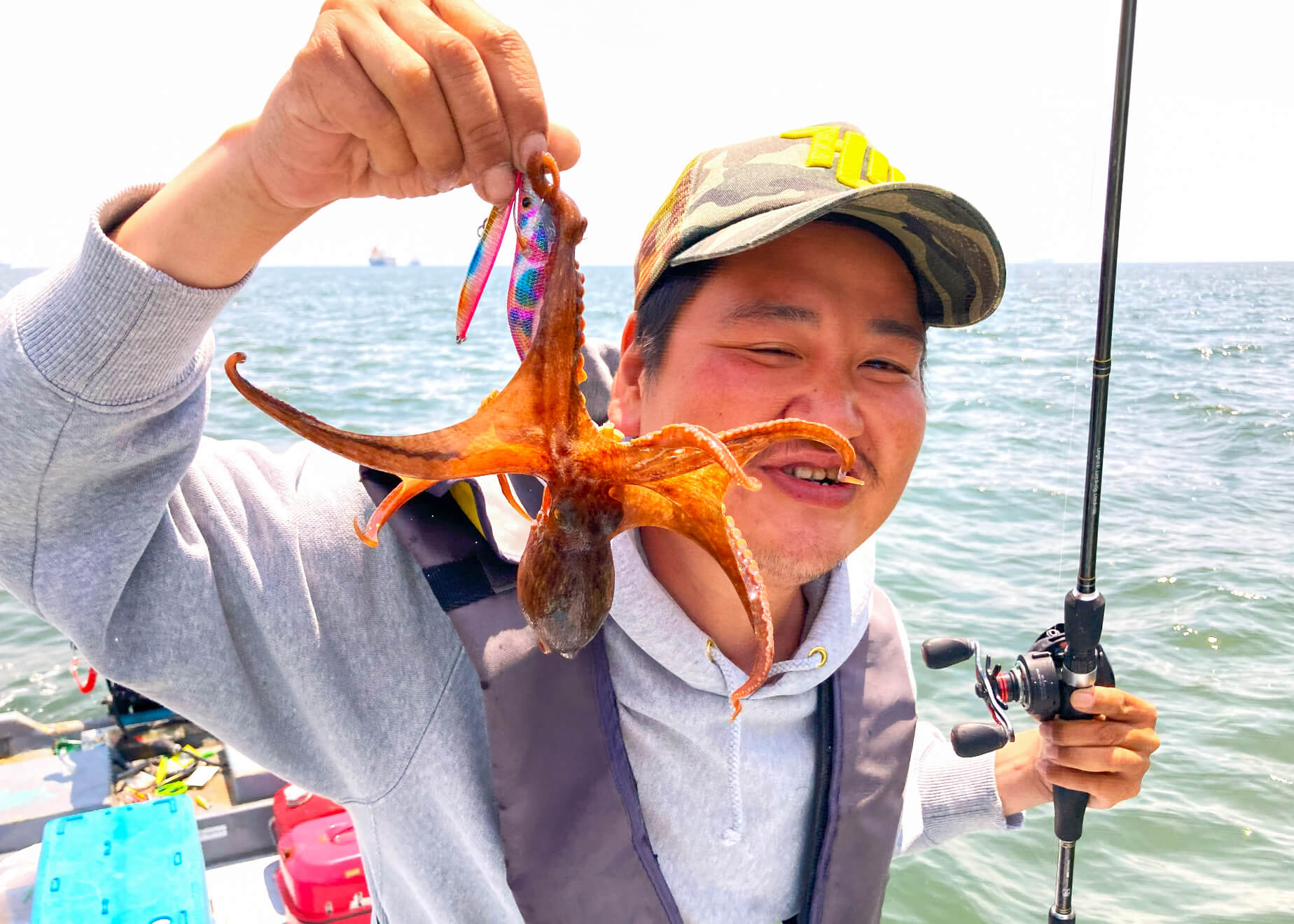 タコ】タコ釣りに行こう！ 釣りの準備からさばくまでのステップを解説 | 船釣りのはじめ方 | WEBマガジン HEAT