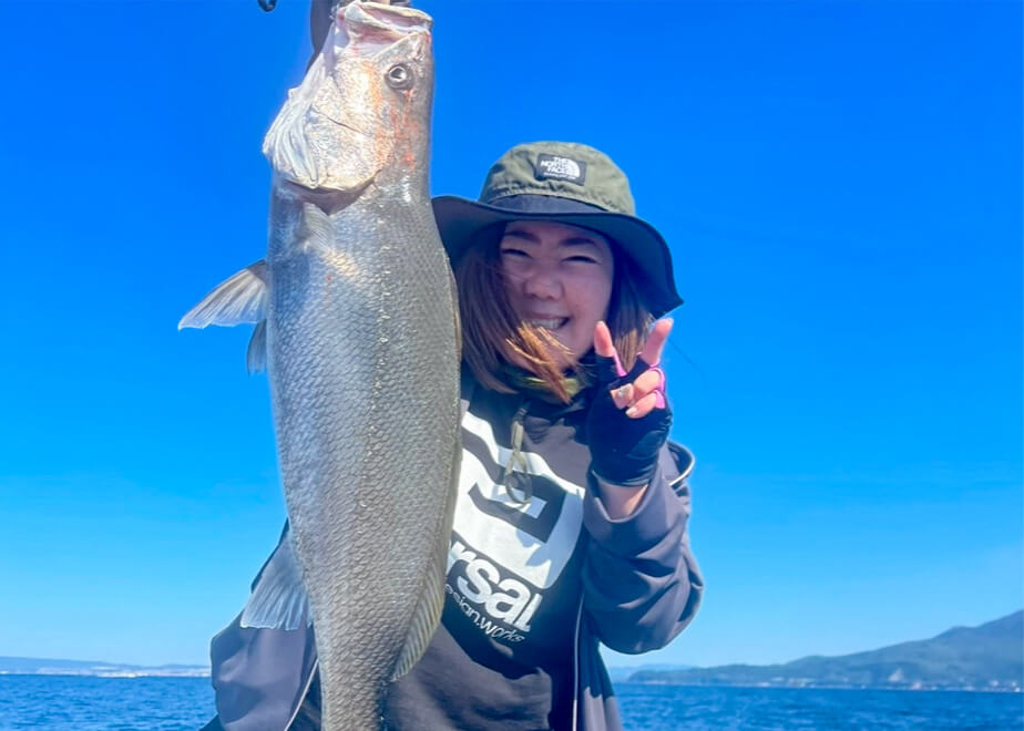 何が釣れるかはお楽しみ！「泳がせ釣り」で大物釣りにチャレンジ | 主婦アングラーhitominのいろいろ気になる話 | WEBマガジン HEAT