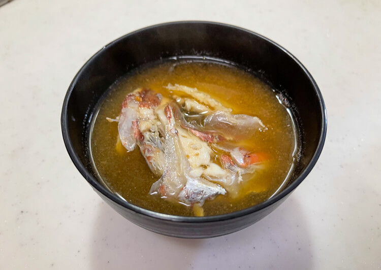 マダイのアラ味噌汁