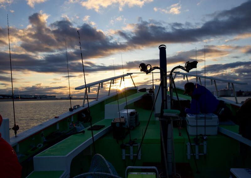 01_ 朝焼け出船.jpeg