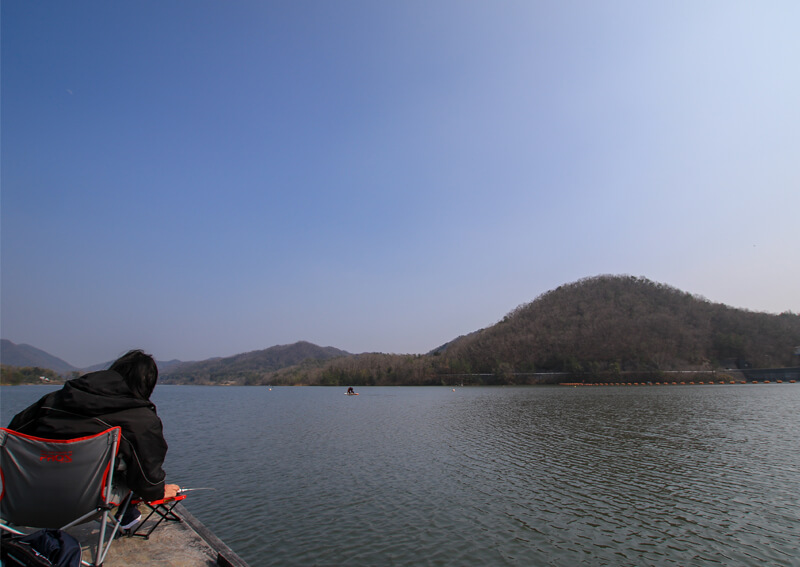 12_ ワカサギ釣りシーン