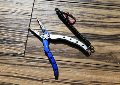 12_　プライヤー