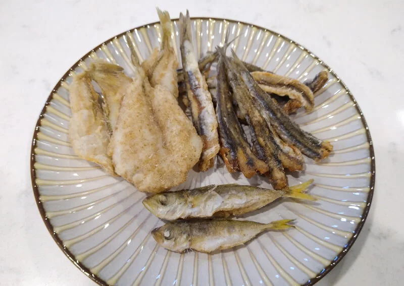 小魚の唐揚げ