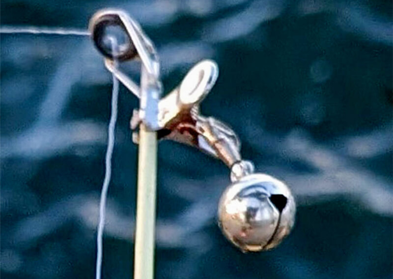 04_ 竿先にセットした鈴