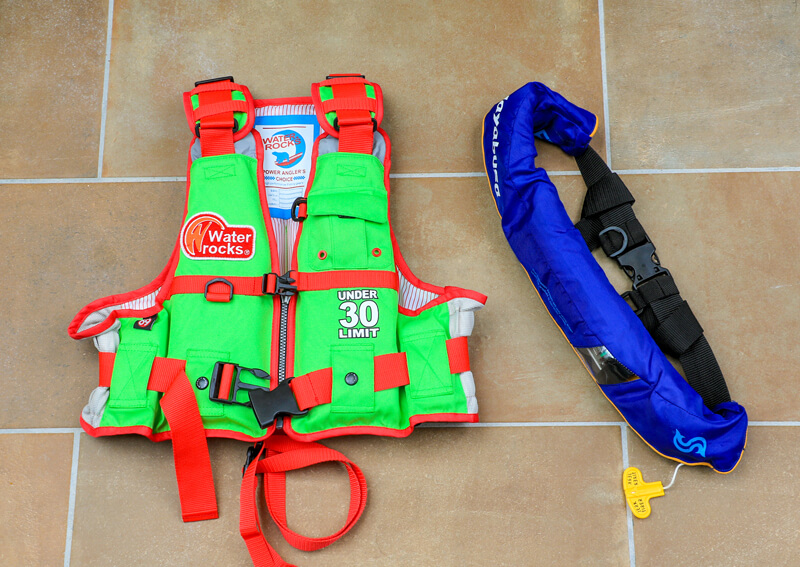 08_　ライフジャケット