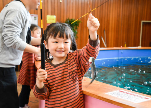 体育館が釣り堀に!?【兵庫・三木】
