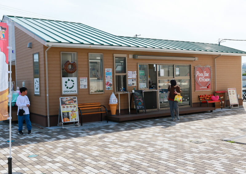 19_　プールサイドキッチン