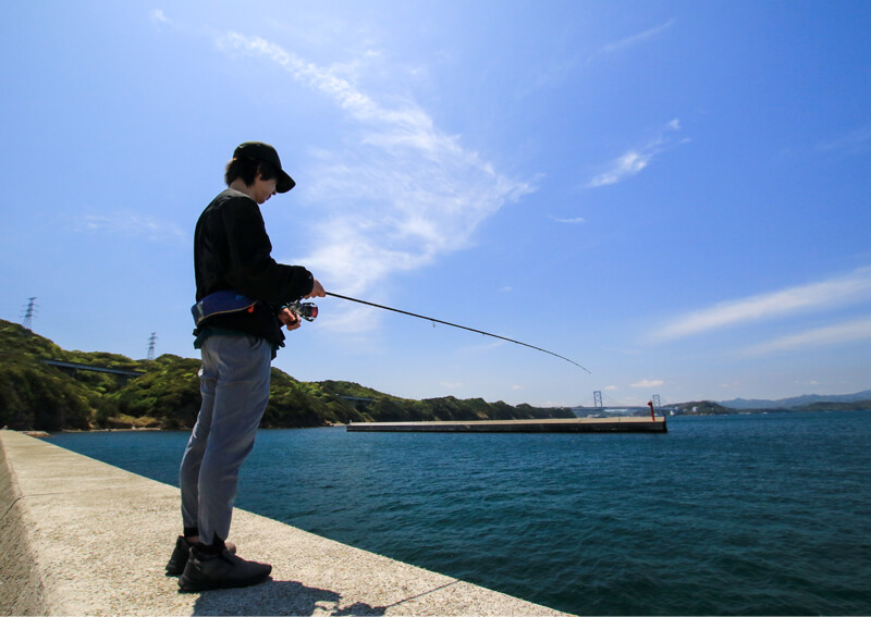 02_　釣りシーン（堤防の上・ベランダで待っているなど）